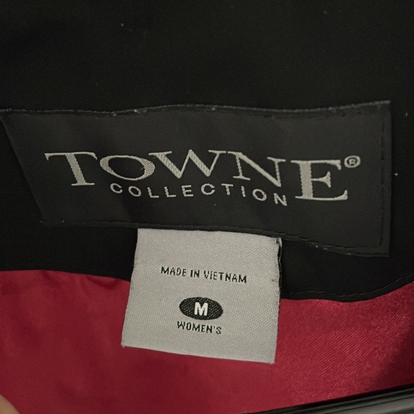 Black Towne Collection Trench Coat w/ Red Interior (Medium) - Picture 2 of 5